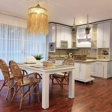 Tropical Villa By Villapedia Citaringgul Bagian luar foto